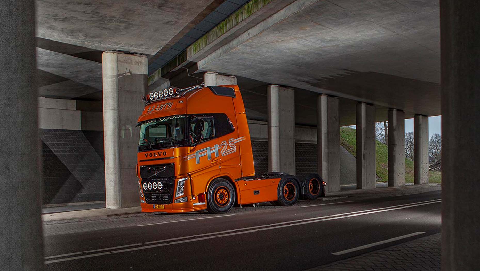 Volvo FH 25 Year Special Edition voor E.J. Luth Transport