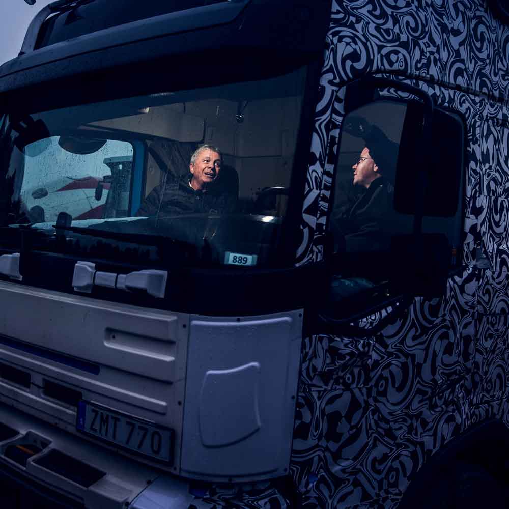 Volvo Trucks-dealer Eric Åström in gesprek met Joakim Eriksson